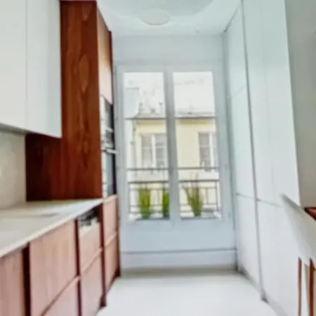 Appartement Gare Montparnasse1minute,good for trip ,5minsEiffel tour&Louvre meusm,front metro,amusing area *